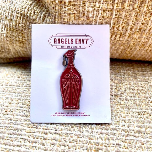 Angels Envy whiskey pin - Picture 1 of 1